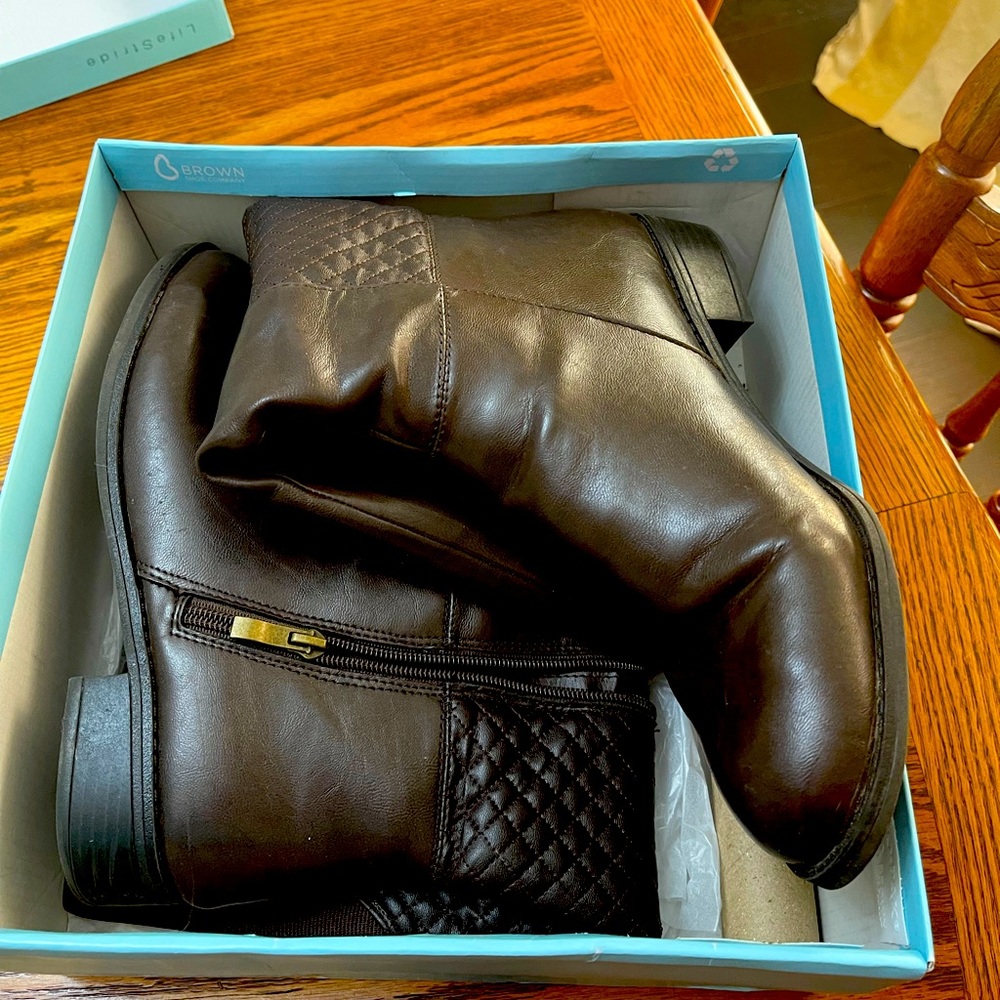 Life Stride tall chocolate color boot
